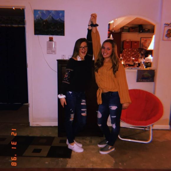 Meet your Posher, Eilee - Picture 1 of 1